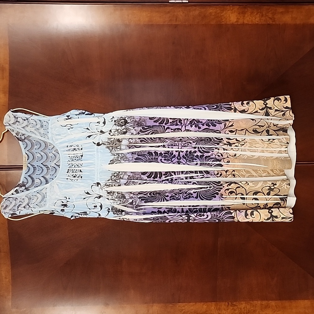 b Friends print summer dress L (Juniors) or M (Womens)